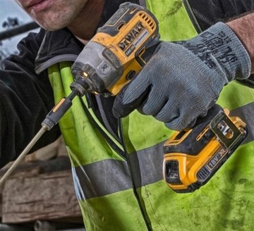 Набор DeWalt: болгарка, отвертка, перфоратор, аккумулятор 18В.