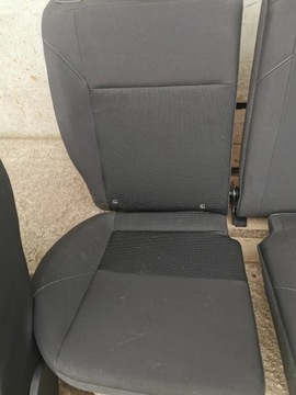 СИДЕНЬЯ FOCUS MK3 С ПОДЪЕМОМ СИДЕНЬЯ SEAT ISOFIX HB 17 R