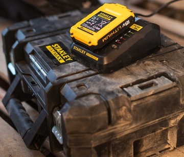 Литий-ионный аккумулятор 18 В, 2,0 Ач STANLEY FATMAX FMC687L