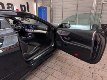 Mercedes Klasa E W213 Coupe 2.0 220d 194KM 2017 Mercedes-Benz Klasa E Mercedes E220d Coupe W213 AMG MULTIBEAM LED Burme, zdjęcie 37