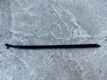 LIŠTA ZHRNUJÍCÍ DVEŘE LEVÉ NISSAN 370Z