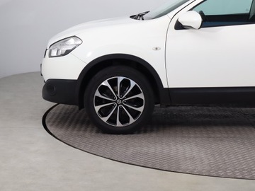 Nissan Qashqai I Crossover 1.6 Start/Stop 117KM 2011 Nissan Qashqai 1.6, Navi, Klima, Klimatronic, zdjęcie 14
