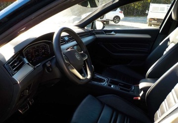 Volkswagen Passat B8 Variant Facelifting 2.0 TDI SCR 150KM 2022 Volkswagen Passat R-line Okazja 2.0 Diesel 150KM, zdjęcie 22