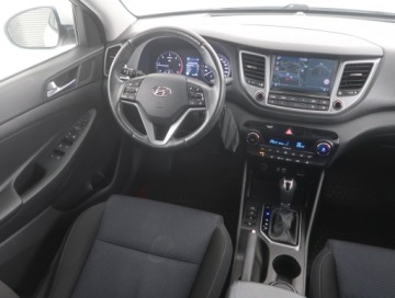 Hyundai Tucson III SUV 1.7 CRDi 141KM 2017 Hyundai Tucson 1.7 CRDi, Serwis ASO, Automat, zdjęcie 6