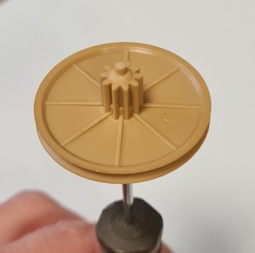 ШЕСТЕРНЯ ДЛЯ МЕХАНИЗМА PHILIPS CDM 4/19 + РЕМЕНЬ