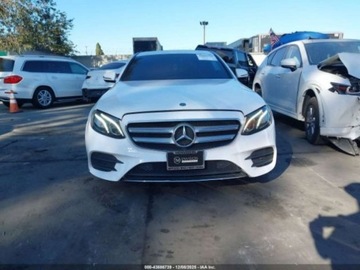 Mercedes Klasa E W213 2019 Mercedes-Benz Klasa E E 300, od ubezpieczalni 2.0 Benzyna 241KM, zdjęcie 2