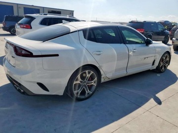 Kia Stinger 2021 Kia Stinger GT1 2021 3.3l 3.3 Benzyna 368KM, zdjęcie 3
