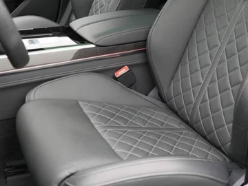Audi A8 D5 S8 Facelifting 4.0 TFSI 571KM 2025 AUDI A8 S8 TFSI quattro Sedan 4.0 (571KM) 2025, zdjęcie 4