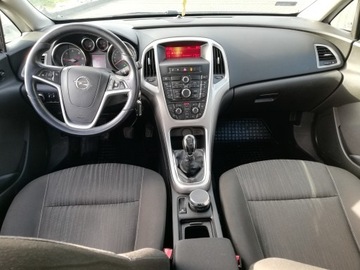 Opel Astra J Hatchback 5d 1.7 CDTI ECOTEC 110KM 2010 Opel Astra J 1.7 ECO TECH 110 PS, zdjęcie 18