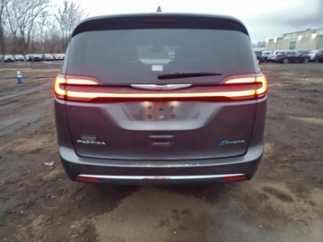 Chrysler Pacifica II 2022 Chrysler Pacifica Hybrid Touring L 2022 3.6l 3.6 Hybryda 260KM, zdjęcie 2