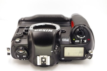 Корпус NIKON F100 + аккумуляторная ручка MB-15 Состояние отличное.