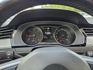 Volkswagen Passat B8 Variant 2.0 TDI BlueMotion SCR 150KM 2019 Volkswagen Passat Variant 2,0 diesel 150KM DSG LED, zdjęcie 12