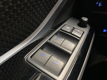 Toyota C-HR I Crossover Facelifting 2.0 Hybrid Dynamic Force 184KM 2020 Toyota C-HR 2.0 Hybrid Style Toyota C-HR 2.0 Style, zdjęcie 19