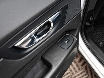 Volvo XC60 II Crossover D4 190KM 2019 VOLVO XC60 D4 Momentum Pro Suv 2.0 (190KM) 2019, zdjęcie 18