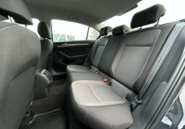 Volkswagen Passat B8 Limousine Facelifting 1.5 TSI EVO 150KM 2021 Volkswagen Passat Essence Pakiety, Tempomat, Reflektory LED, Bezwypadkowy, zdjęcie 17