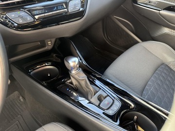 Toyota C-HR I Crossover Facelifting 1.8 Hybrid 122KM 2021 Toyota C-HR 1.8 Hybrid Style, zdjęcie 25