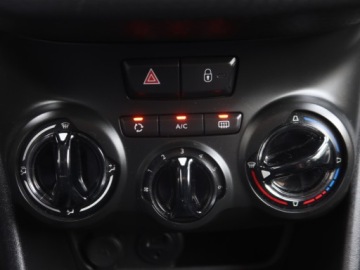 Peugeot 2008 I SUV Facelifting 1.2 PureTech 110KM 2016 Peugeot 2008 1.2 PureTech, Klima, Tempomat, zdjęcie 15