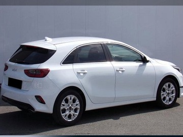 Kia Ceed III Hatchback Facelifting  1.5 T-GDI 160KM 2023 Kia Cee&#039;d 1.5 T-GDI DCT Hatchback 160KM 2023, zdjęcie 3
