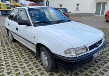 Opel Astra F Sedan 1.4 i 60KM 1998 Opel Astra 1.4 Benzyna Okazja, zdjęcie 3