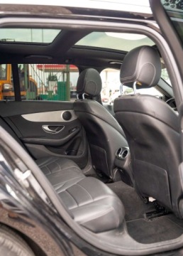 Mercedes Klasa C W205 Kombi 300 245KM 2018 Mercedes-Benz Klasa C Mercedes-Benz Klasa C W205 300 2.0 4Matic automat 24, zdjęcie 17