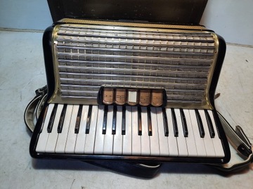AKORDEON HOHNER CONCERTO III (B428)