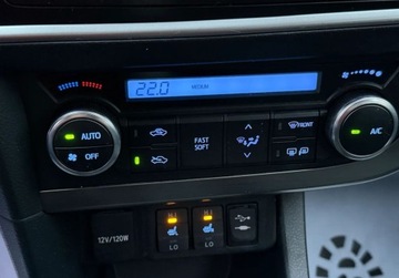 Toyota Auris II Hatchback 5d Dual VVT-i 100 99KM 2013 Toyota Auris Salon Polska, Serwis ASO, KameraCzujniki parkowania 1.3 99KM, zdjęcie 9