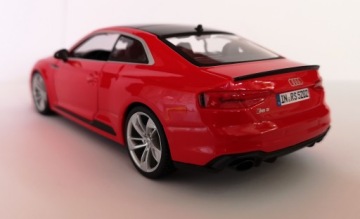 Модель Bburago 1:24 Audi RS5 КУПЕ RS 5 КРАСИВАЯ!!!