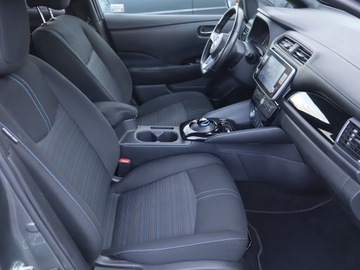 Nissan Leaf II Hatchback Elektryczny 40kWh 150KM 2022 Nissan Leaf 40 kWh, Salon Polska, Serwis ASO, zdjęcie 8