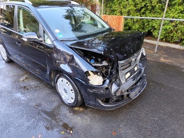 Volkswagen Touran I 2.0 TDI 140KM 2009 Volkswagen Touran 2.0 TDI 140KM Trendline 2009r