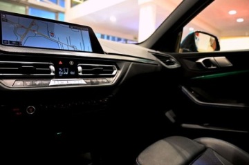 BMW Seria 2 G42-U06 Active Tourer 1.5 218i 136KM 2021 BMW Seria 2 218iFV23Step TronicLED Fog LightsShadow-LineModel M Sport, zdjęcie 6