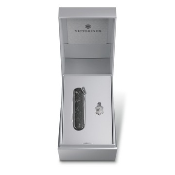 Victorinox 0.6221.90, Карманный нож Classic SD Brilliant Carbon, 58 мм