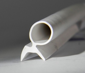 USZCZELKA RYBKA DRZWI SKRZYDŁO STALOWE BIAŁA 1mb