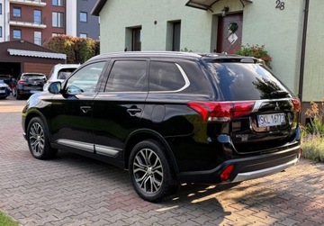 Mitsubishi Outlander III SUV Facelifting 2015 2.2 DI-D 150KM 2016 Mitsubishi Outlander 2,2 150KM AWD AUTOMAT 7os FullLED I wlasciciel Salon, zdjęcie 3
