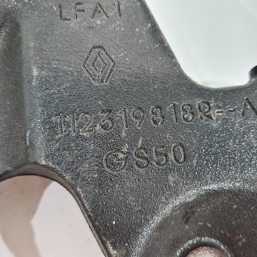NISSAN OE 112319818R UCHYCENÍ ULOŽENÍ MOTORU