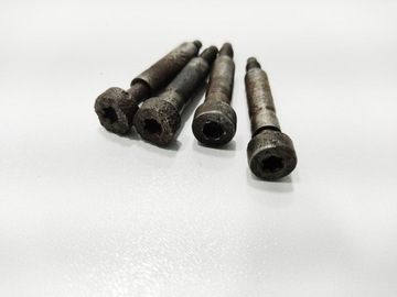 ВИНТ КРЕПЛЕНИЯ ФОРСУНКИ MASTER MOVANO 2.5 DCI