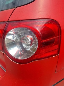 VOLKSWAGEN PASSAT B6 05-10 2005 r. KOMBI LAMPA PRAWY TYŁ W BŁOTNIK EU