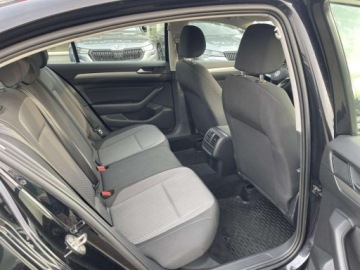 Volkswagen Passat B8 Limousine Facelifting 1.5 TSI EVO 150KM 2021 Volkswagen Passat 1.5 Benzyna 150KM, zdjęcie 20