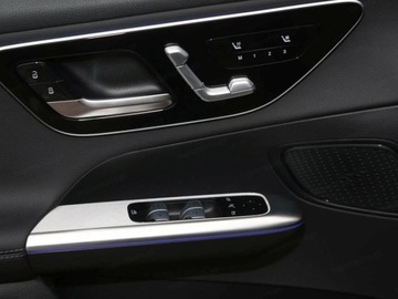 Mercedes GLC C254/X254 2025 GLC Coupe 200 d 4-Matic Avantgarde 2.0 (163KM) 2025, zdjęcie 9