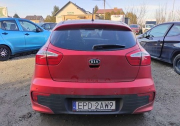 Kia Rio III Hatchback 5d Facelifting 1.4 WGT 90KM 2015 Kia Rio 2015r, 1.4 CRDI. Lekko uszkodzony prawy bok. Jezdzi. 1.4 Diesel, zdjęcie 17