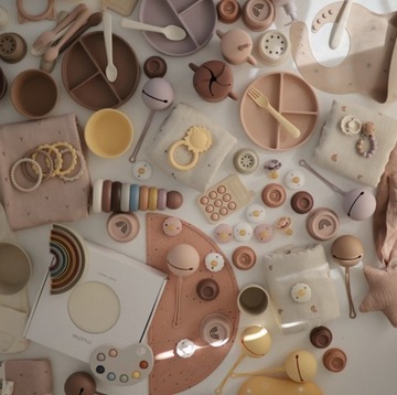 Регулируемый силиконовый нагрудник MUSHIE Dusty Rose.