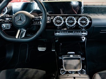 Mercedes CLA C118/X118 Shooting Brake Facelifting 1.3 200 163KM 2025 CLA 200 AMG Line Shooting Brake 1.3 (163KM) 2025, zdjęcie 5