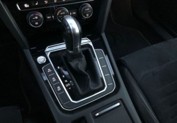 Volkswagen Passat B8 Limousine 1.8 TSI BlueMotion Technology 180KM 2017 Volkswagen Passat Passat 1.8 TSI Highline DSG Vat Marza Salon PL Naw, zdjęcie 14