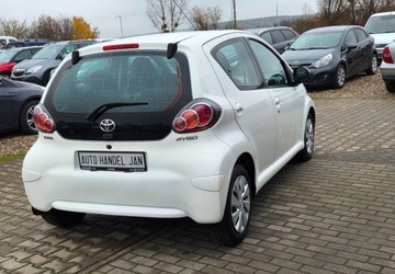 Toyota Aygo I Hatchback 5d Facelifting 1.0 VVT-i 68KM 2012 Toyota Aygo 1,0 Ben Klima Benzyna 68KM, zdjęcie 2