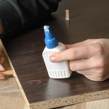 Plastikowa zatyczka do mebli z otworem okrągłym 100 szt