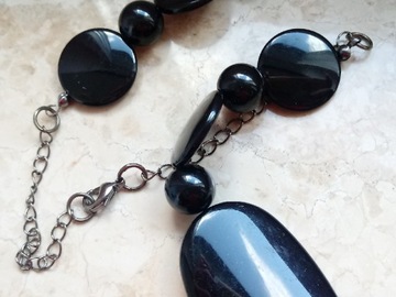 Короткое колье из черных бусин, выразительное, элегантное, колье из крупных бусин 55