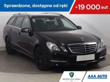 Mercedes Klasa E W212 Kombi 200 CGI BlueEFFICIENCY 184KM 2011 Mercedes E E 200, Automat, Skóra, Navi, Xenon