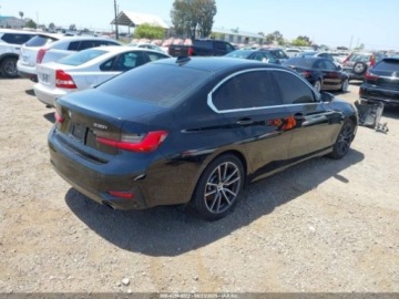 BMW Seria 3 G20-G21 2021 BMW Seria 3 330I XDRIVE 2021, od ubezpieczalni 2.0 Benzyna 255KM, zdjęcie 4