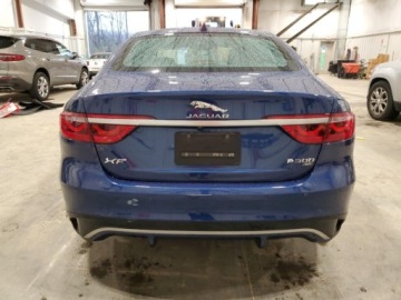 Jaguar XF II 2021 Jaguar XF 2021, 2.0L, 4x4, R-DYNAMIC SE, od ubezpieczalni 2.0 Benzyna 296KM, zdjęcie 4