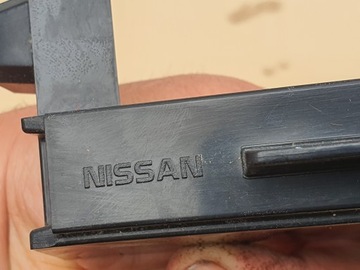 NISSAN TIIDA КРОНШТЕЙН КРЕПЛЕНИЯ РЕШЕТКИ, MINI