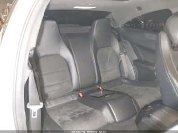 Mercedes Klasa C W205 2013 Mercedes-Benz Klasa C 63 AMG 2013 6.3l 6.3 Benzyna 451KM, zdjęcie 12